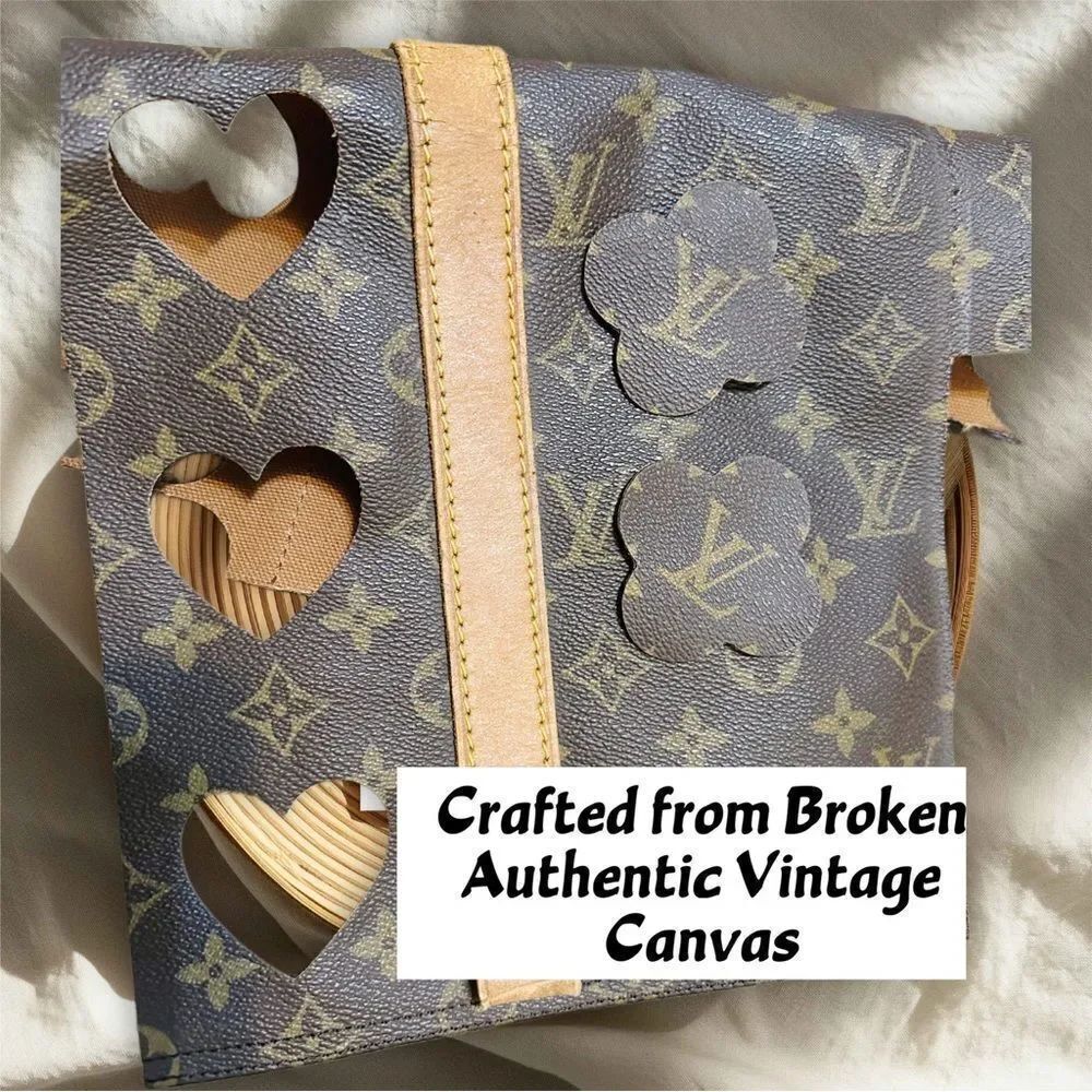 Handmade Puffed Clover Charm - Picture 8 of 8